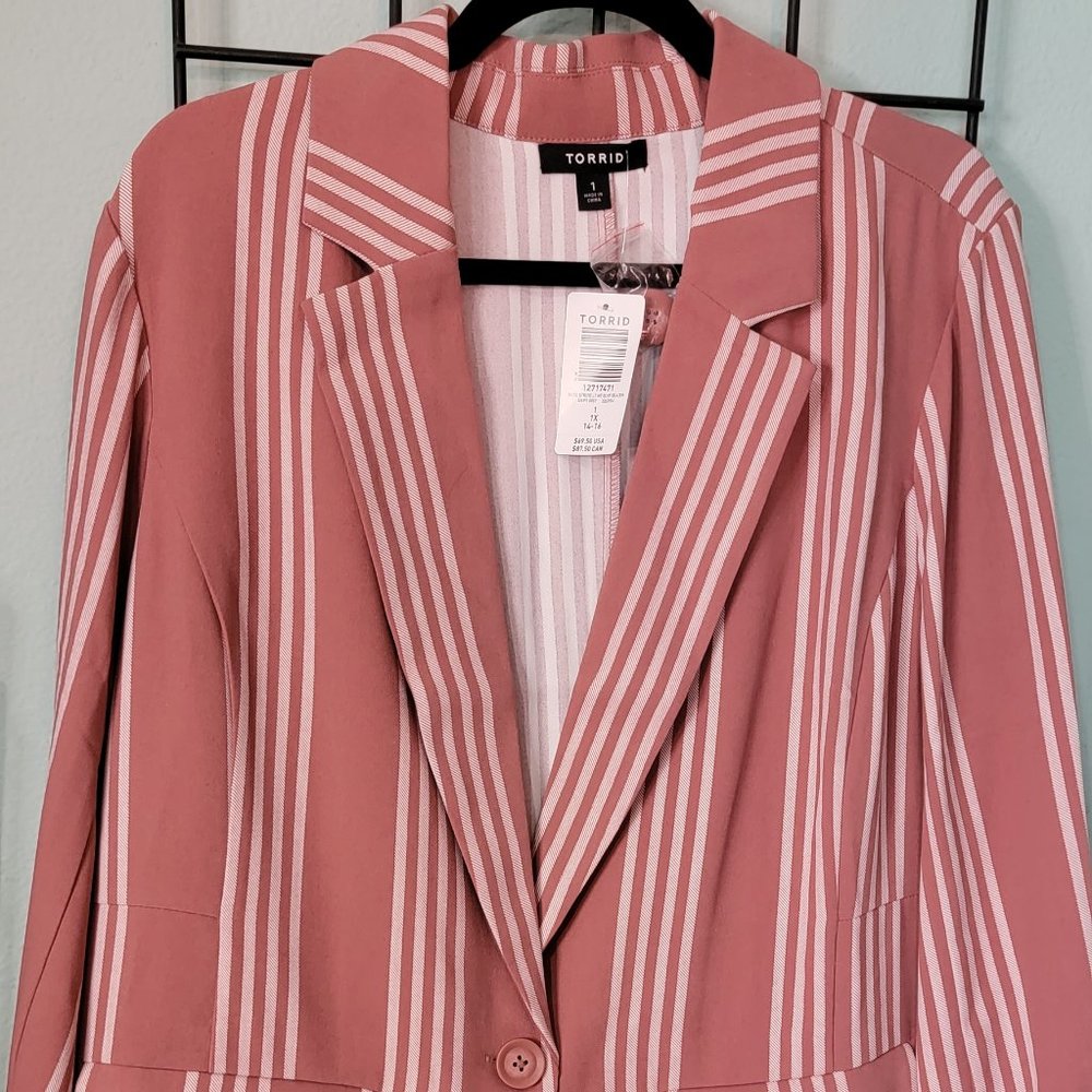 TORRID Dusty Rose Stripe Longline Boyfriend Blazer Size 1 (1X) - Picture 3 of 6